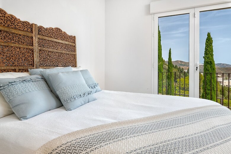 Solaga - Villa Los Monteros