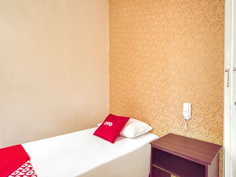 Oyo Gmatos Hotel