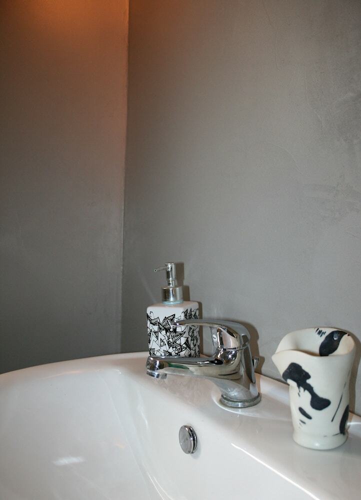Apartamentos Neoclassical Art-house Bhive