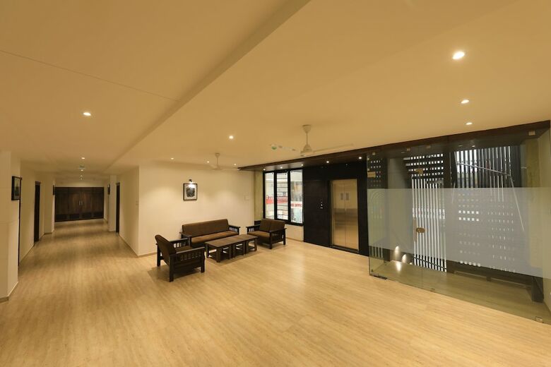 Hotel The Byke Suraj Club