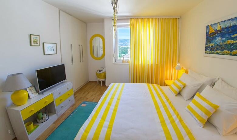 Yellow Lilly Mostar Apartment