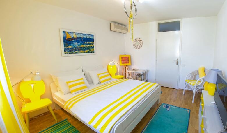 Yellow Lilly Mostar Apartment
