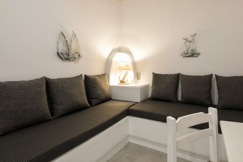Hotel To Kyma