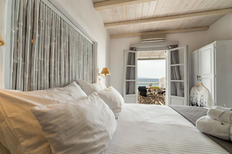 Hotel To Kyma