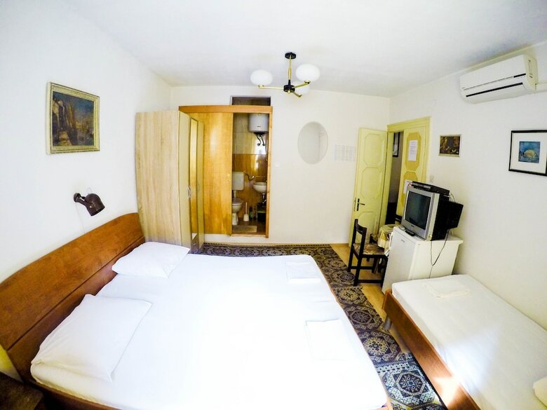 Hotel Accommodation Vitaic - Guest House