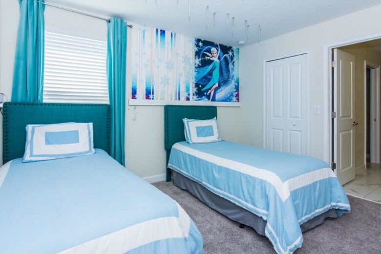 Gorgeous Home With Pool And Game Room Cg1680