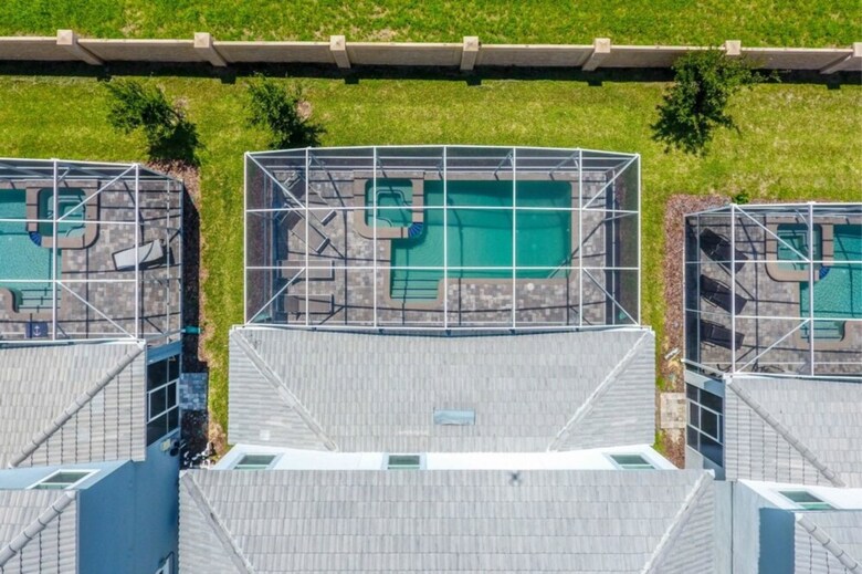 Gorgeous Home With Pool And Game Room Cg1680