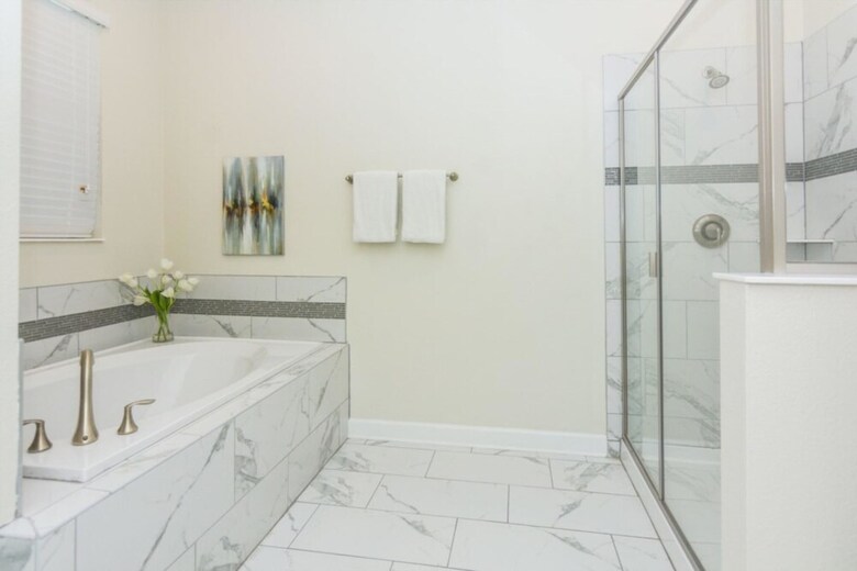 Gorgeous Home With Pool And Game Room Cg1680