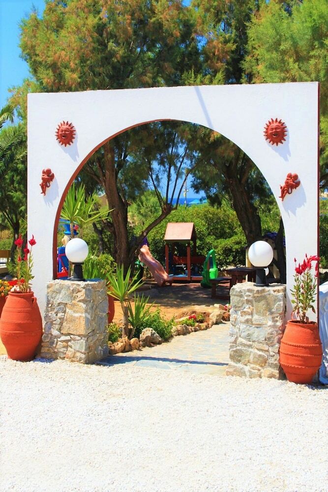 Aparthotel Zorbas Beach Village Hotel