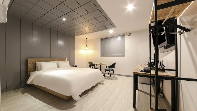 Tour Hotel