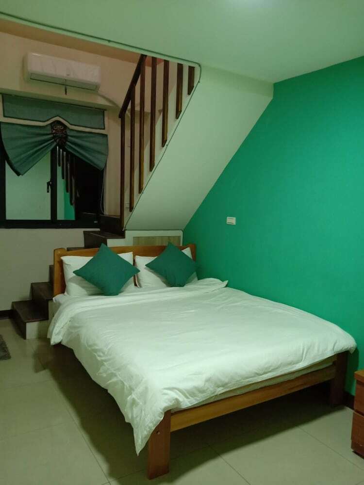 Hotel Second Home