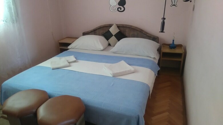 Hostal Apartments & Hostel Zdrava Hrana