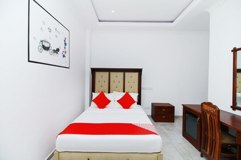 Oyo 339 Chandiv Hotel