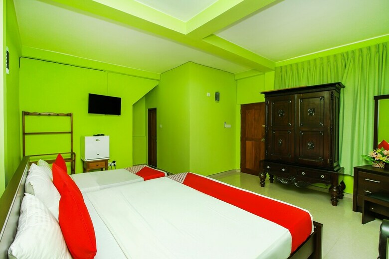 Oyo 347 Hotel Empryean