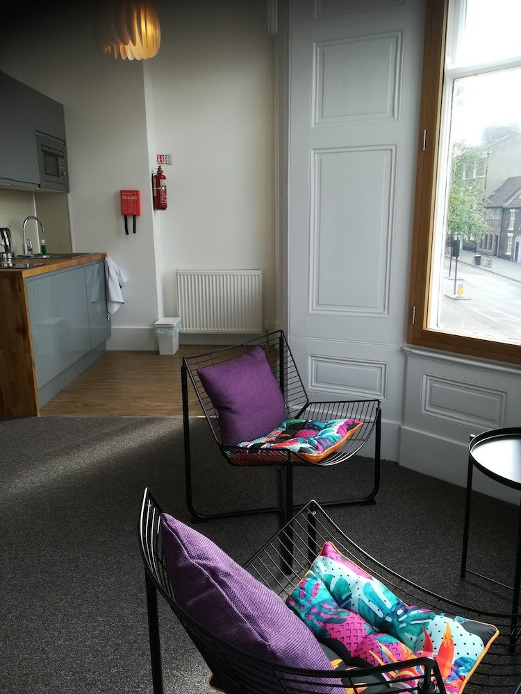 Mcmillan House Studio Apartments