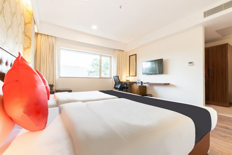 Capital O 43703 Thechi Hotels