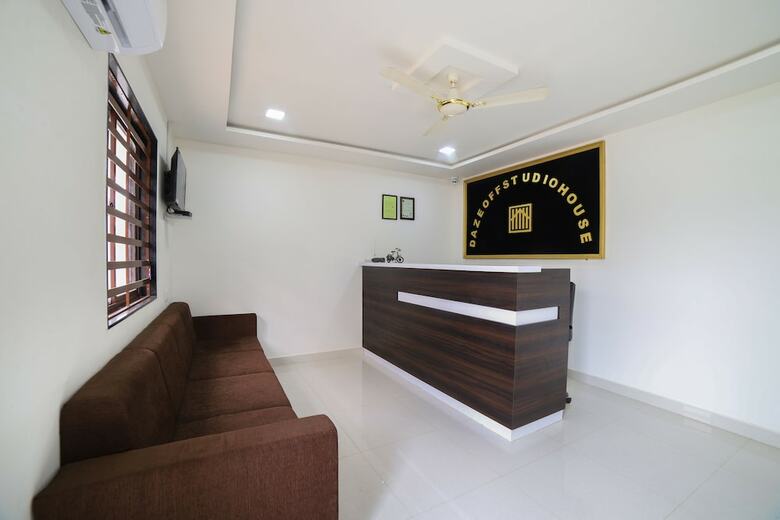 Hotel Oyo 46244 Daze Off Studio House
