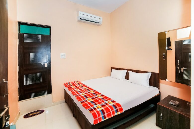 Spot On 46331 Hotel Kusha's
