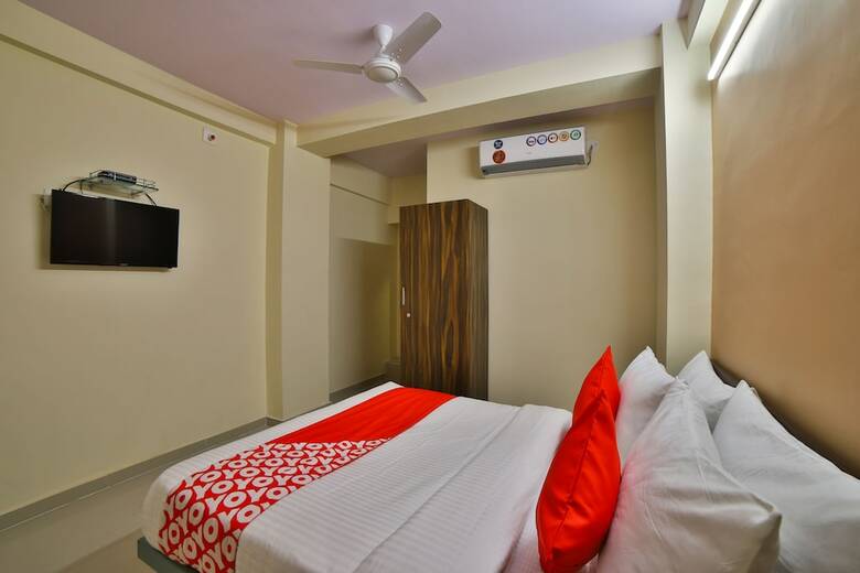 Hotel Oyo Flagship 27974 Madhuram Arcade