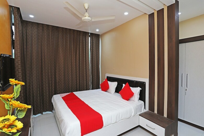 Hotel Oyo 44565 Ashrit Suites