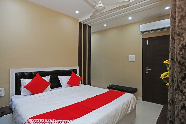 Hotel Oyo 44565 Ashrit Suites