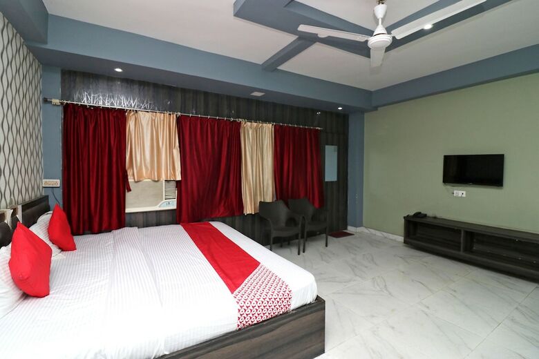 Oyo 41903 Hotel Mayur Palace