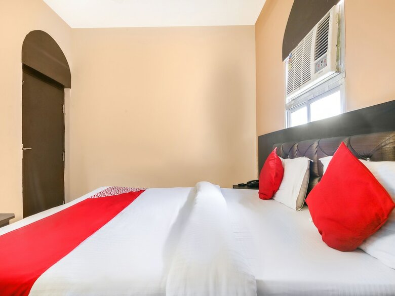 Oyo 43723 Hotel Crystal Riverside