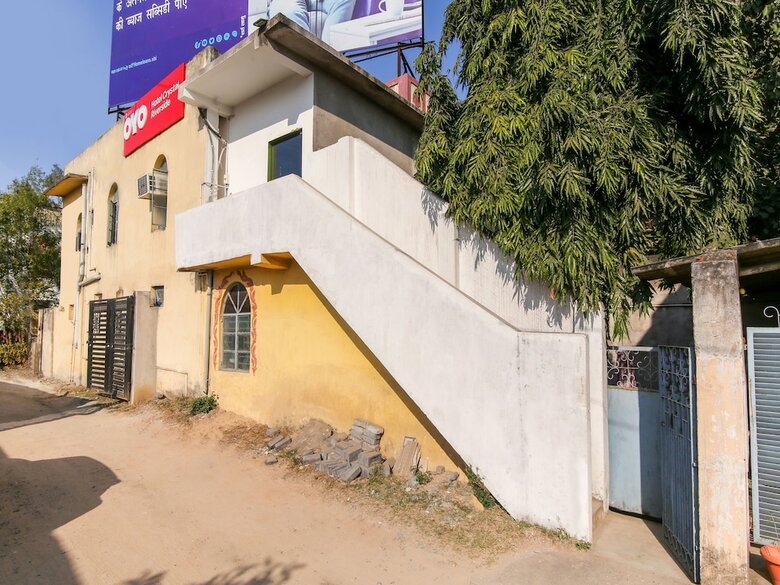 Oyo 43723 Hotel Crystal Riverside