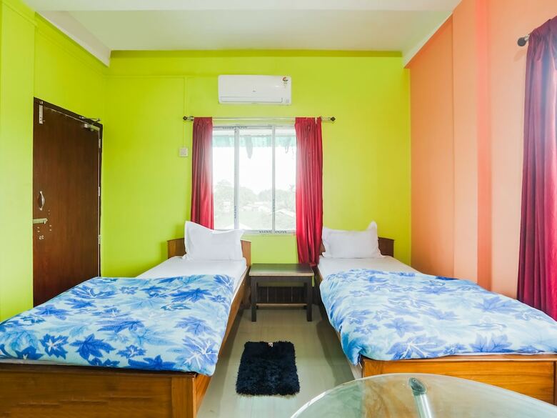 Spot On 47105 Hotel Hornbill