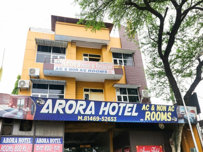 Oyo 46131 Hotel Arora