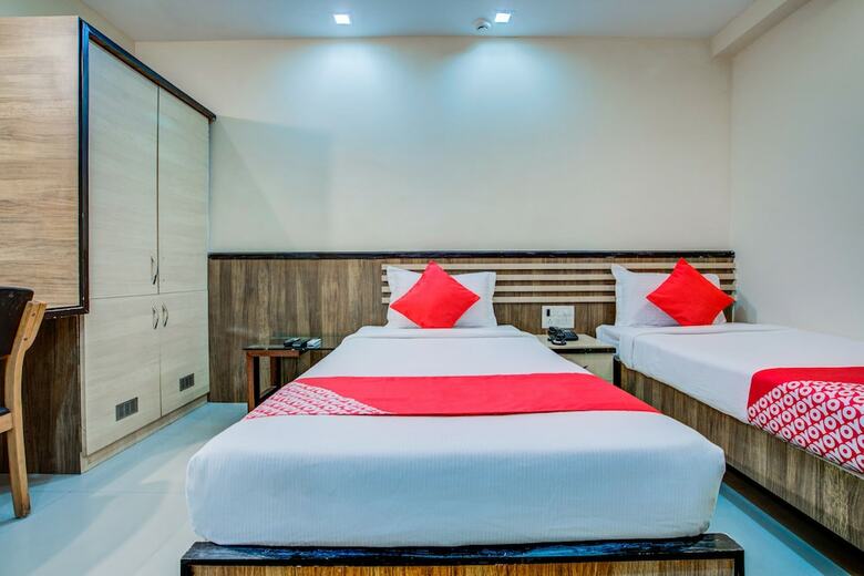 Oyo 7239 Hotel Aditya