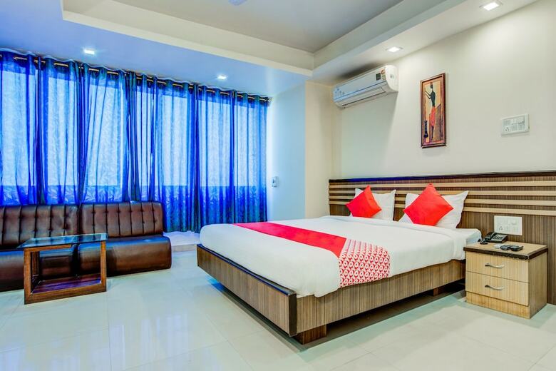 Oyo 7239 Hotel Aditya