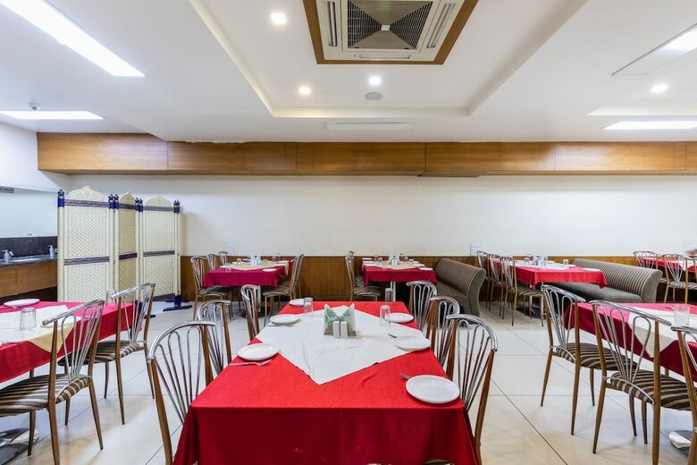 Hotel Oyo 41898 Balaji Palace