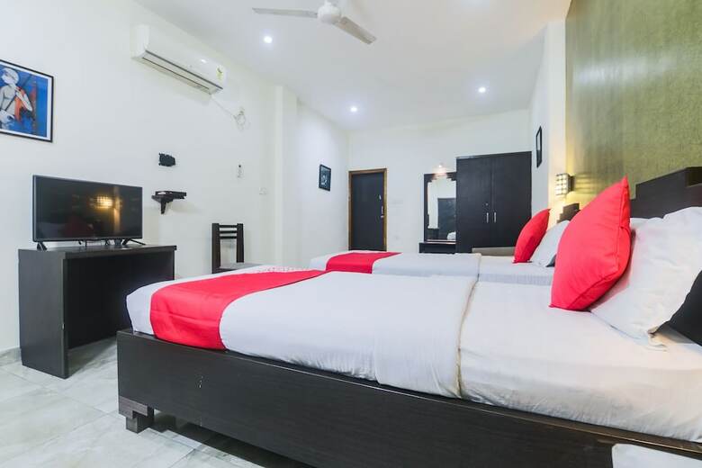 Hotel Oyo 24696 Green Point
