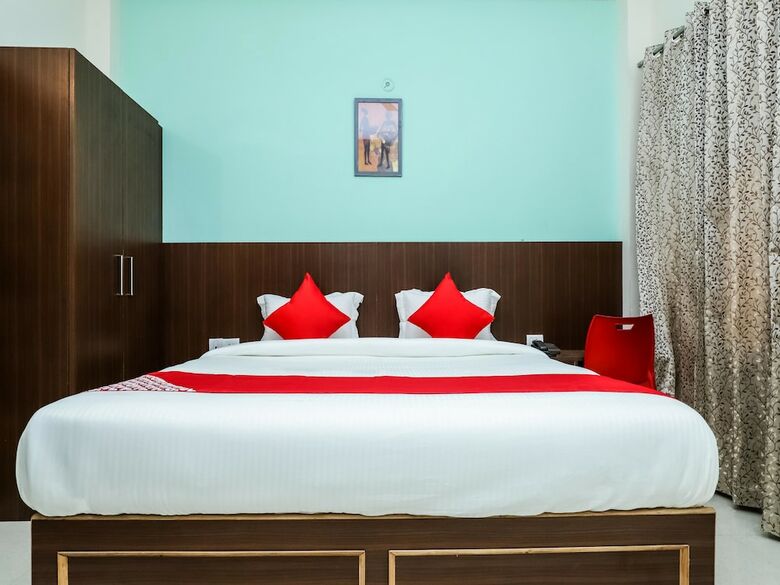 Hotel Oyo 29022 Golden Imperial