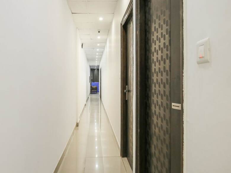 Oyo 46328 Hotel Anand Shri