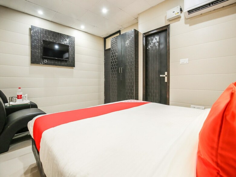 Oyo 46328 Hotel Anand Shri