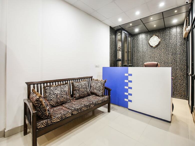 Oyo 46328 Hotel Anand Shri