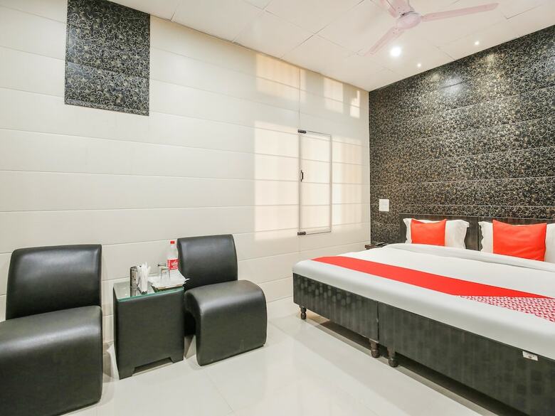 Oyo 46328 Hotel Anand Shri