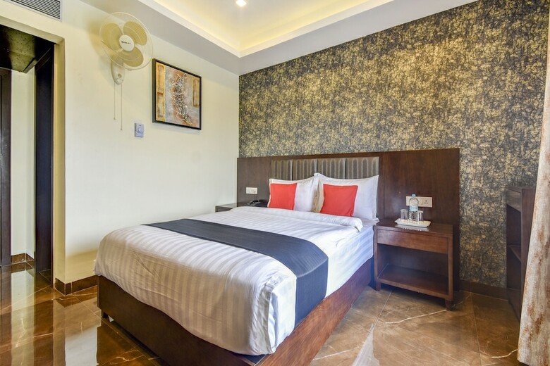 Hotel Capital O 47821 Piyush Inn