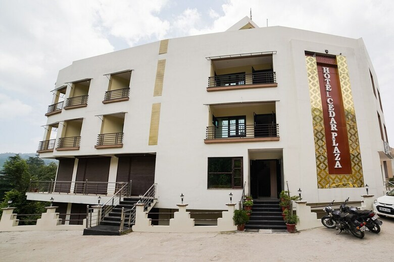 Oyo 46312 Hotel Cedar Plaza