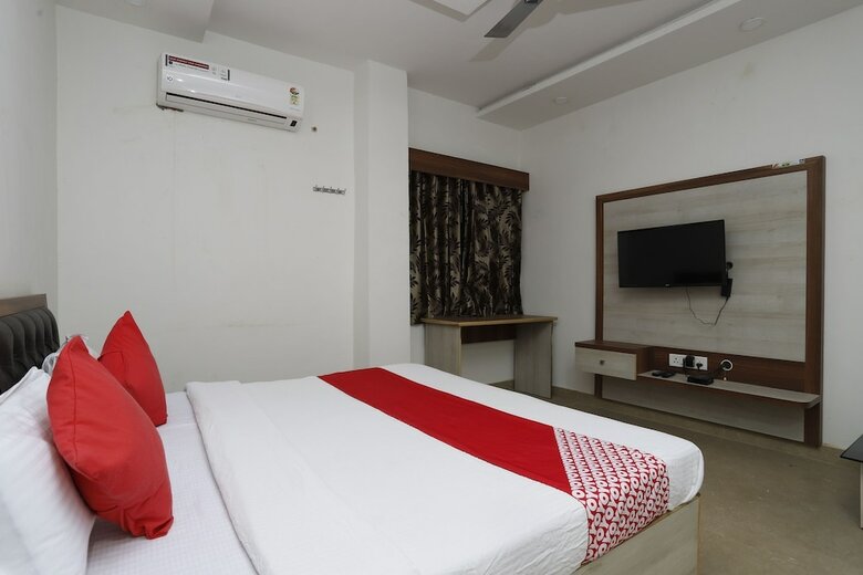 Hotel Oyo 29714 Mumal Resort