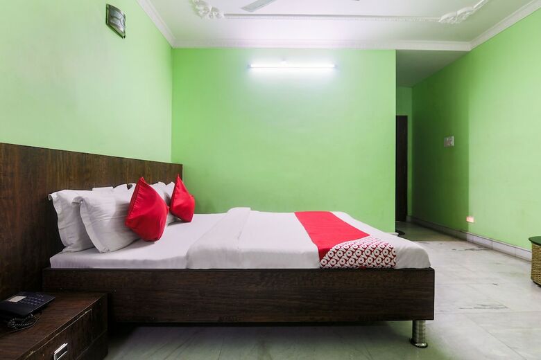 Oyo 27675 Hotel Am Palace