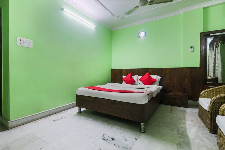 Oyo 27675 Hotel Am Palace