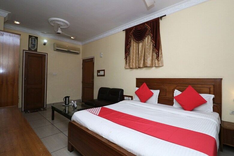 Oyo 30858 Hotel Sp International