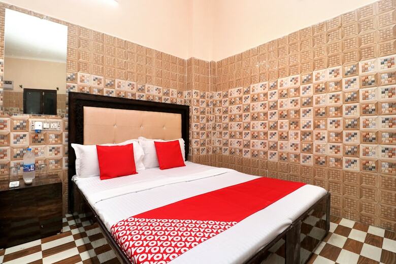 Oyo 35497 Hotel Kapoor Residency