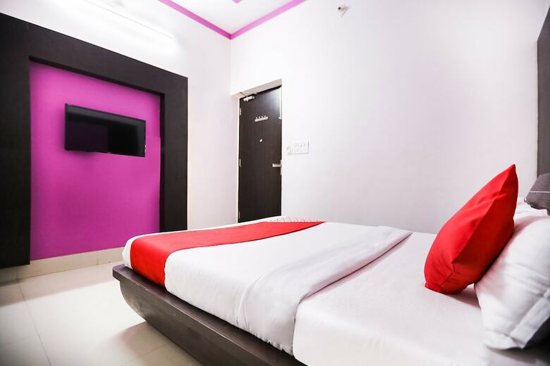 Hotel Oyo 47099 Azad Garden