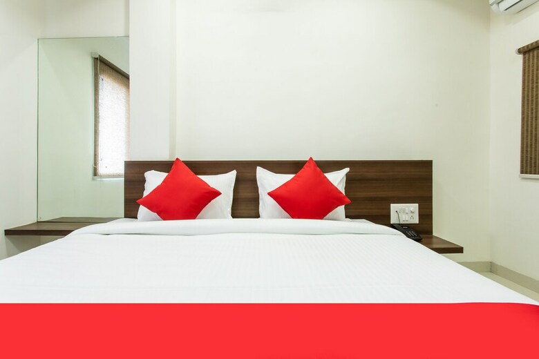 Oyo 23058 Hotel Aditya Regency