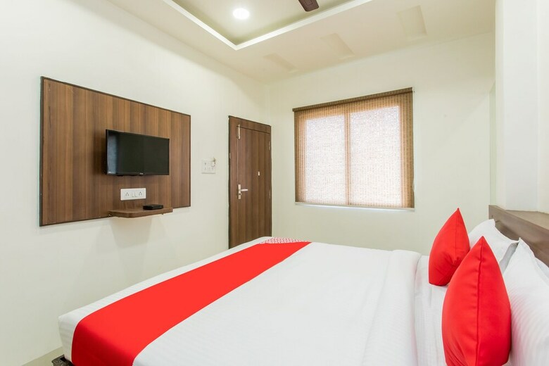 Oyo 23058 Hotel Aditya Regency
