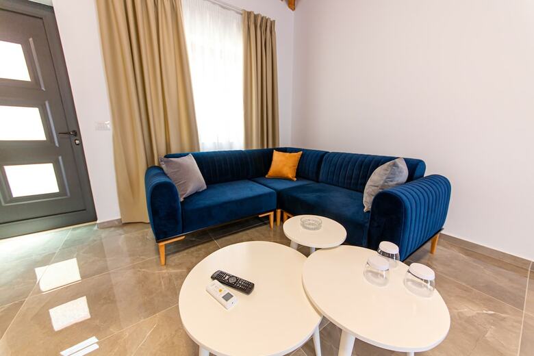 Hotel Santa Oliva Suites
